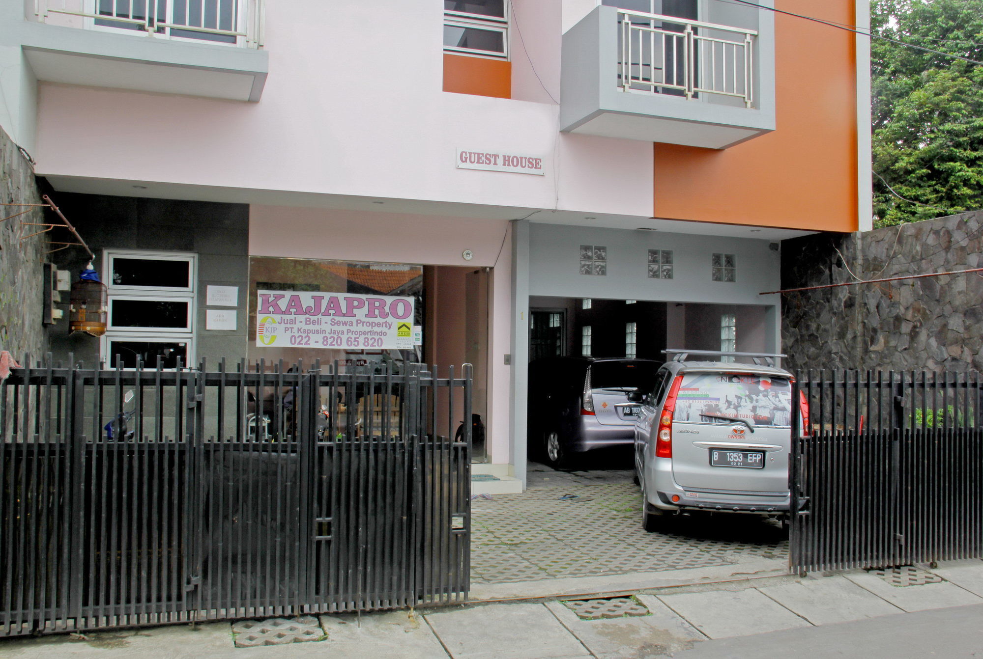 Wisma tamu Reddoorz Near Hyperpoint Pasteur Bandung